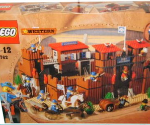 6762 Fort LEGOredo